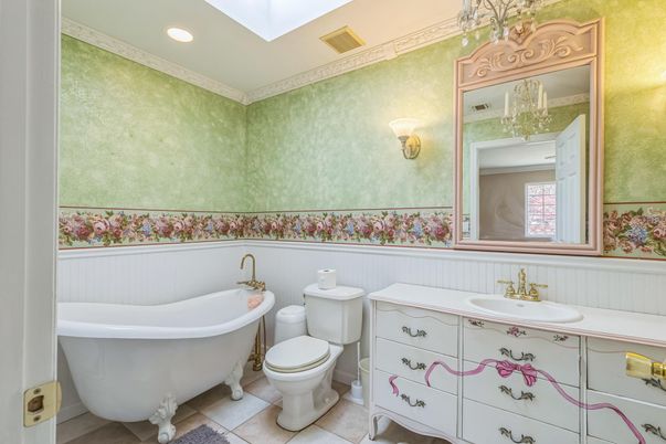 Bathroom, Dual Sink Vanities, Free Standing Baths, Interior, Recessed Lighting