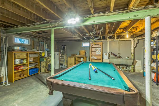 Billiard Table, Game Room, Interior, Wooden Beams, Wooden Ceilings