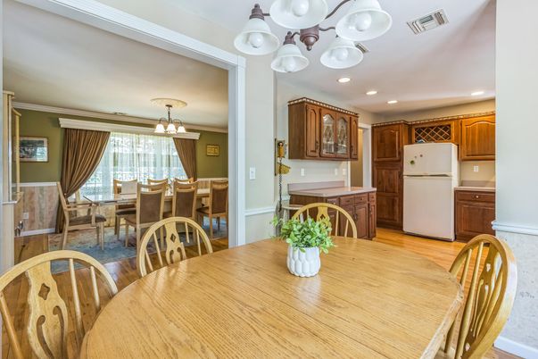Chandelier, Dining room, Interior, Kitchen, Recessed Lighting, Wood Texture Flooring