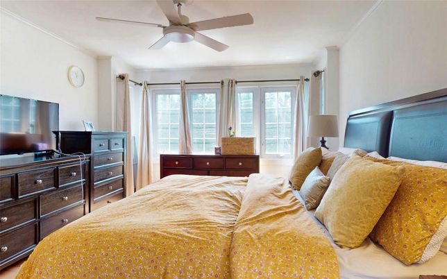 Bedroom, Interior, Water