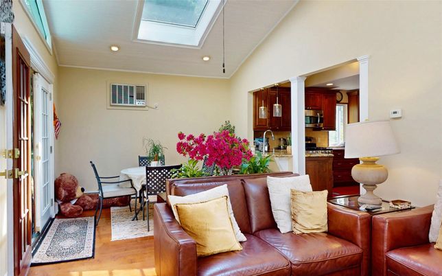 Dining room, Interior, Kitchen, Recessed Lighting, Wood Texture Flooring