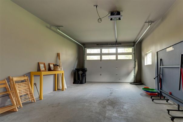 Garage, Interior