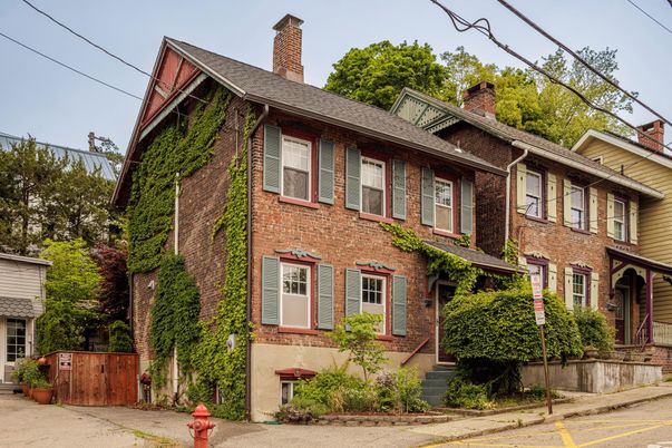 Exterior, Facade, Brick Facade, Rowhouse