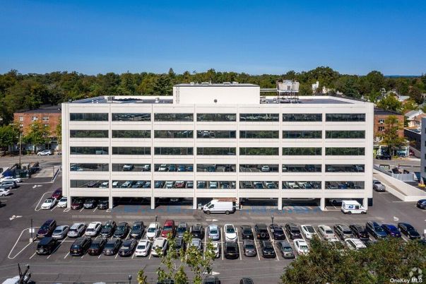 Exterior, Facade, Highrise