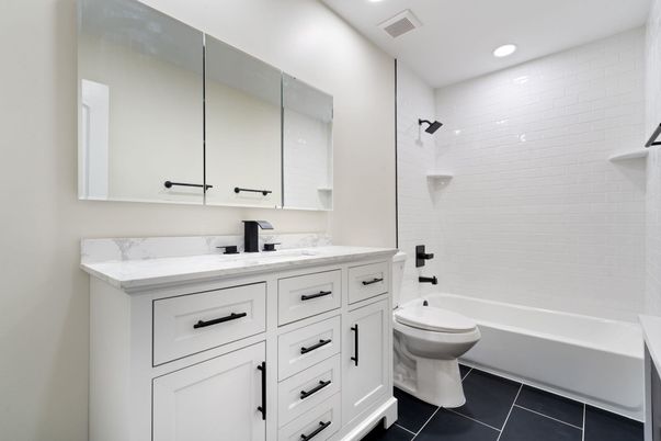 Bathroom, Dual Sink Vanities, Interior, Recessed Lighting