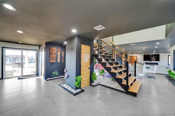 Interior, Recessed Lighting