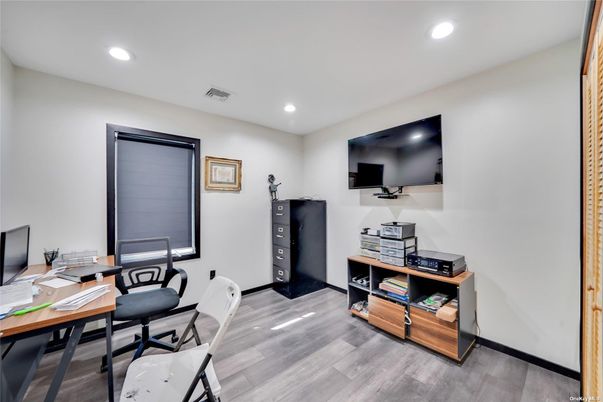 Home Office, Interior, Recessed Lighting, Wood Texture Flooring