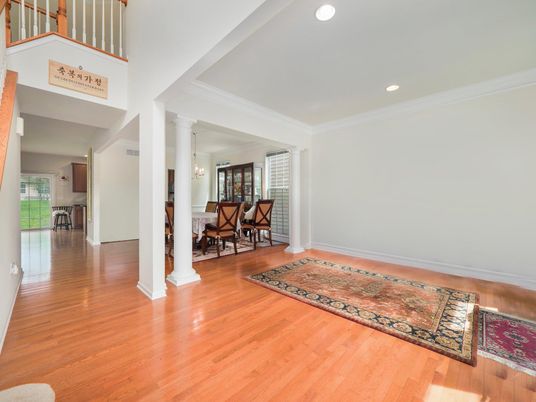 Chandelier, Dining room, Interior, Pendant Lights, Recessed Lighting, Wood Texture Flooring