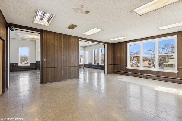 Empty room, Interior, Recessed Lighting, Wooden Walls