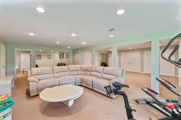 Fitness Equipment, Interior, Living room, Recessed Lighting