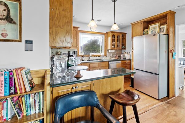 Interior, Kitchen, Pendant Lights, Wood Texture Flooring