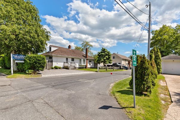 Detached Garage, Exterior