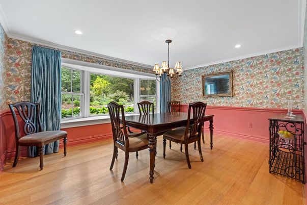 Chandelier, Dining room, Interior, Recessed Lighting, Wood Texture Flooring