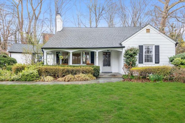 Exterior, Facade, Cape Cod
