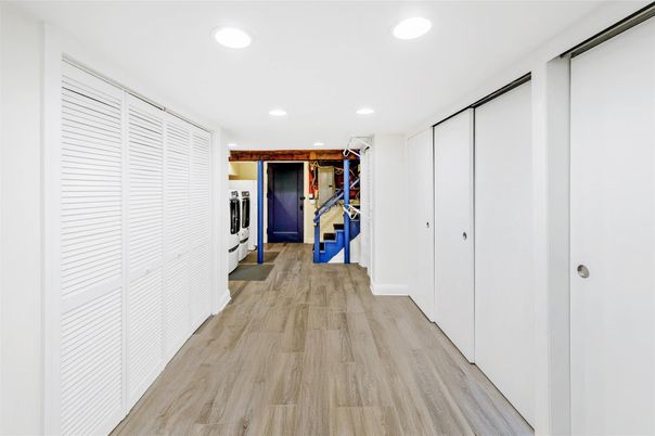 Interior, Recessed Lighting, Wood Texture Flooring