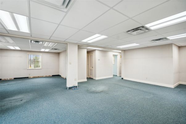 Empty room, Interior, Recessed Lighting