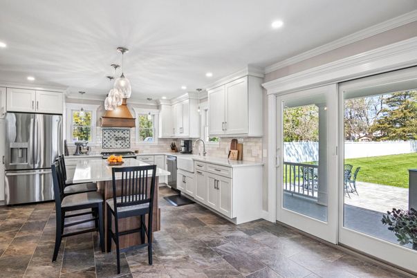 Dining room, Interior, Kitchen, Pendant Lights, Recessed Lighting, Stainless Steel Appliances