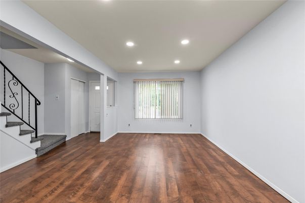 Empty room, Interior, Recessed Lighting, Wood Texture Flooring