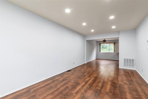 Empty room, Interior, Recessed Lighting, Wood Texture Flooring
