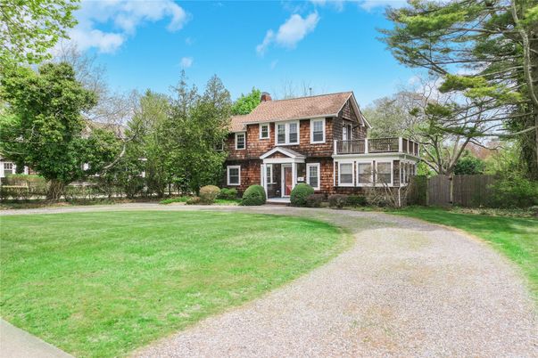 Backyard, Exterior, Facade, Brick Facade, Georgian