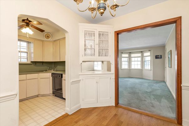 Chandelier, Interior, Kitchen, Wood Texture Flooring