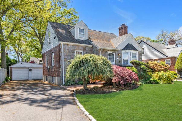 Detached Garage, Exterior, Facade, Cape Cod