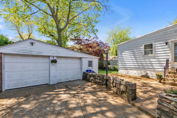 Detached Garage, Exterior