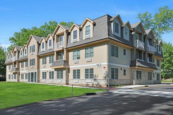 Exterior, Facade, Rowhouse