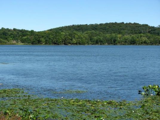 Exterior, Lake