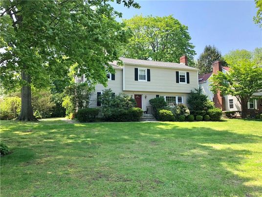 Backyard, Exterior, Facade, Raised Ranch