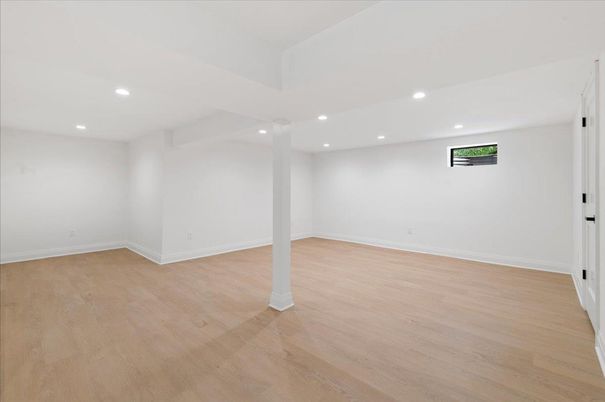 Empty room, Interior, Recessed Lighting, Wood Texture Flooring