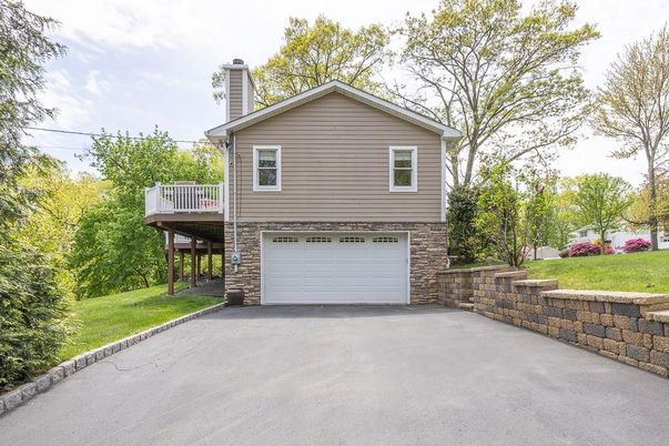Attached, Exterior, Facade, Brick Facade, Split Level