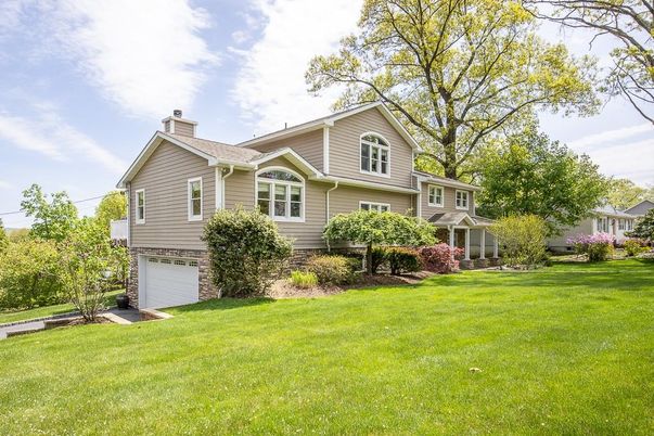 Attached, Backyard, Exterior, Facade, Split Level