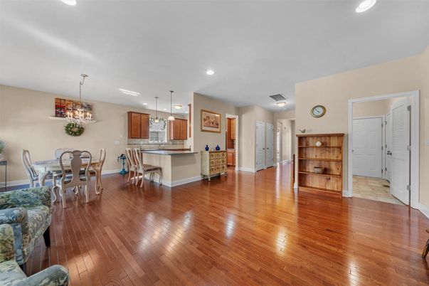 Dining room, Interior, Kitchen, Pendant Lights, Recessed Lighting, Wood Texture Flooring