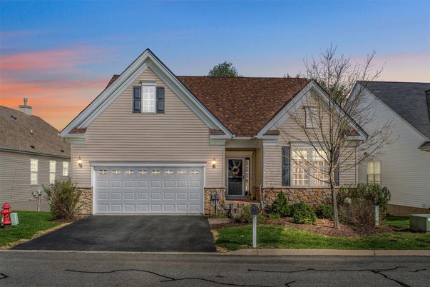 Attached, Exterior, Facade, Ranch