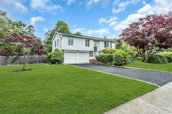 Attached, Exterior, Facade, Raised Ranch