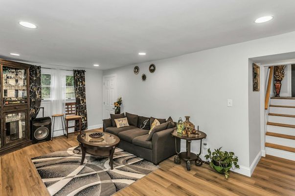 Interior, Living room, Recessed Lighting, Wood Texture Flooring