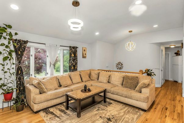 Interior, Living room, Pendant Lights, Recessed Lighting, Wood Texture Flooring