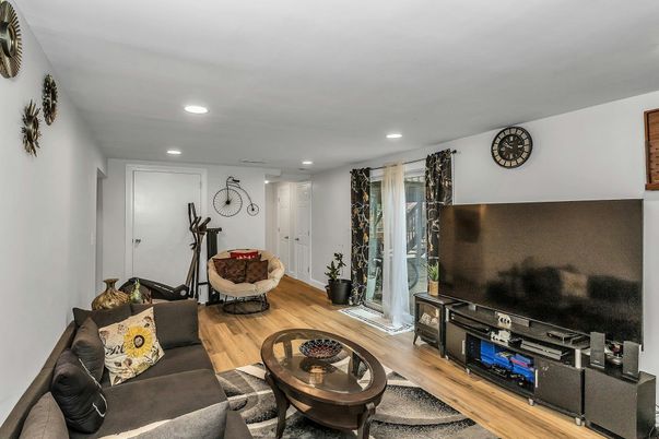 Interior, Living room, Recessed Lighting, Wood Texture Flooring