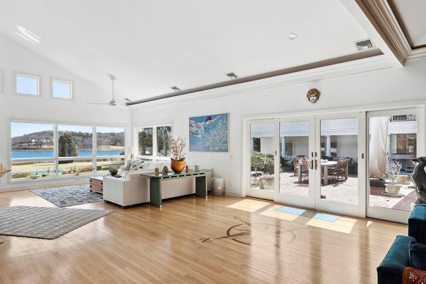 Interior, Living room, Recessed Lighting, Water, Wood Texture Flooring