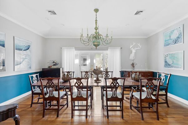 Chandelier, Dining room, Interior, Recessed Lighting, Wood Texture Flooring