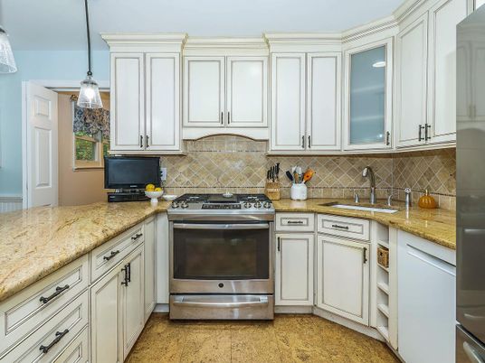 Interior, Kitchen, Pendant Lights, Stainless Steel Appliances