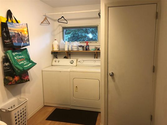 Interior, Utility Closets, Washer, Wood Texture Flooring