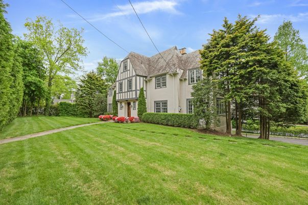 Backyard, Exterior, Facade, French Provincial