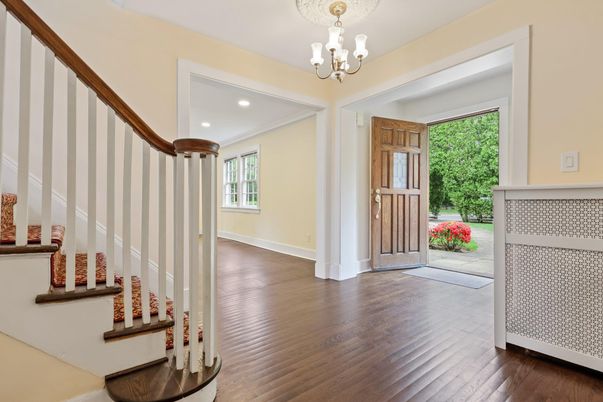 Chandelier, Interior, Recessed Lighting, Wood Texture Flooring