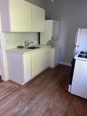 Interior, Kitchen, Washer, Wood Texture Flooring