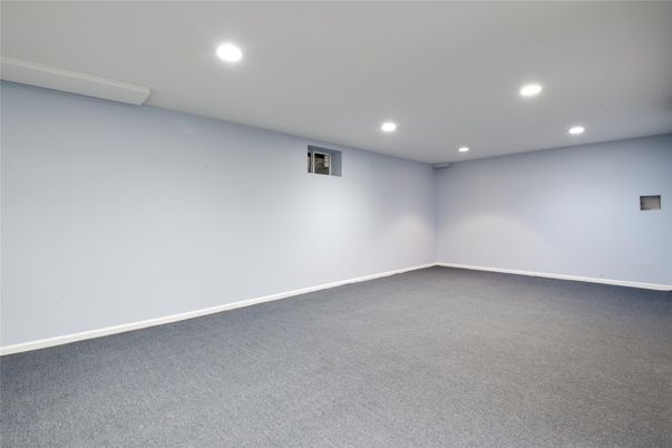 Empty room, Interior, Recessed Lighting