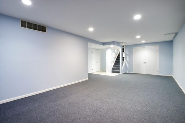 Empty room, Interior, Recessed Lighting