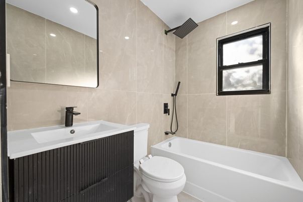 Bathroom, Interior, Recessed Lighting