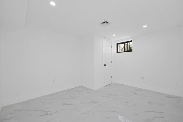 Empty room, Interior, Marble, Recessed Lighting